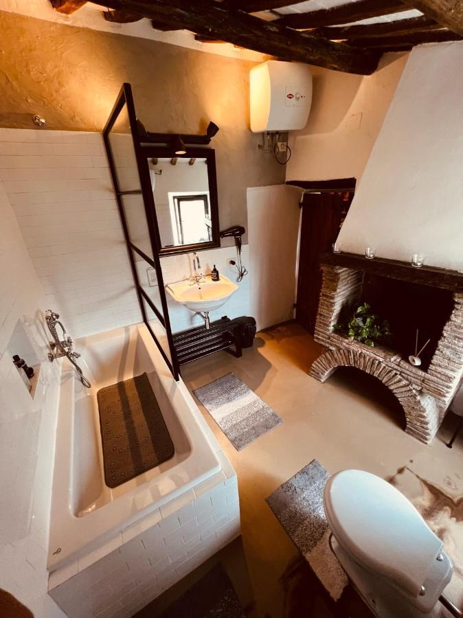 La Casa Sui Tetti -Calcata Apartment Bagian luar foto