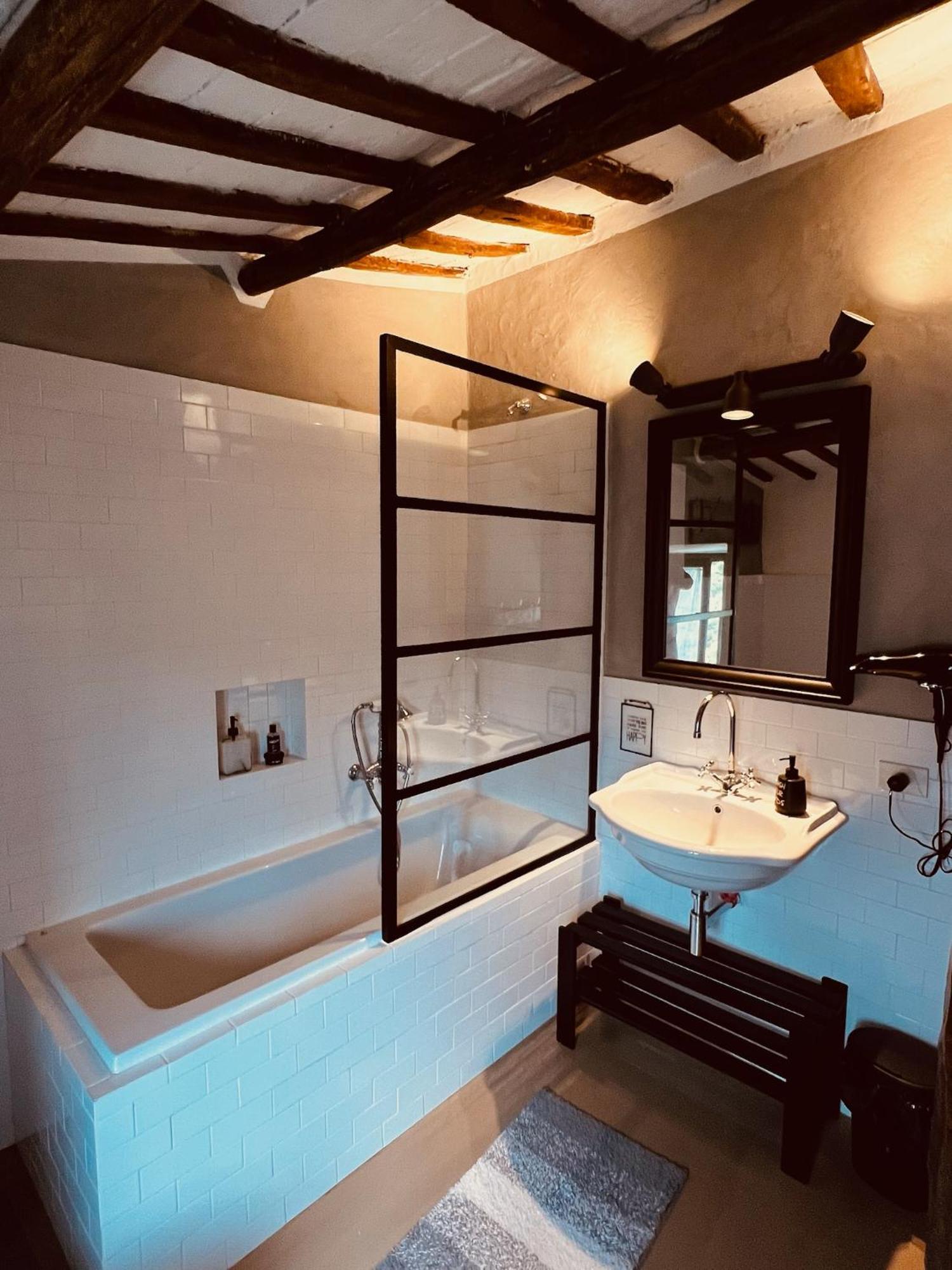 La Casa Sui Tetti -Calcata Apartment Bagian luar foto